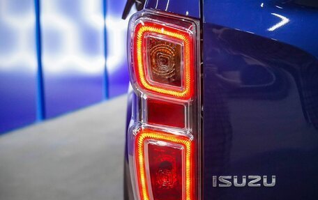 Isuzu D-Max, 2024 год, 3 840 000 рублей, 21 фотография