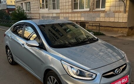 Hyundai Solaris II рестайлинг, 2014 год, 1 120 000 рублей, 2 фотография