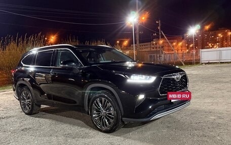 Toyota Highlander, 2025 год, 5 600 000 рублей, 4 фотография
