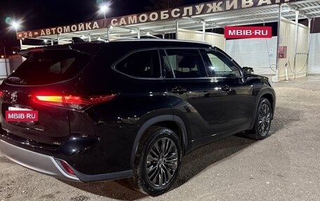 Toyota Highlander, 2025 год, 5 600 000 рублей, 6 фотография