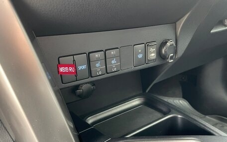 Toyota RAV4, 2017 год, 2 785 000 рублей, 12 фотография