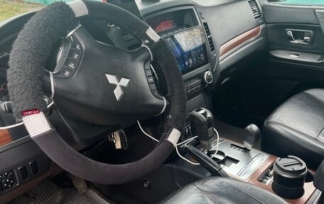 Mitsubishi Pajero IV, 2007 год, 1 100 000 рублей, 13 фотография