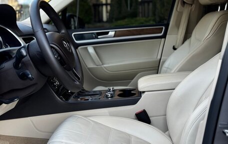 Volkswagen Touareg III, 2011 год, 2 300 000 рублей, 10 фотография
