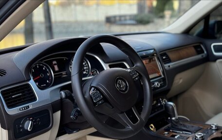 Volkswagen Touareg III, 2011 год, 2 300 000 рублей, 9 фотография