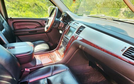 Cadillac Escalade III, 2007 год, 1 330 000 рублей, 10 фотография