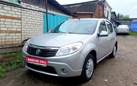 Renault Sandero I, 2014 год, 445 000 рублей, 2 фотография