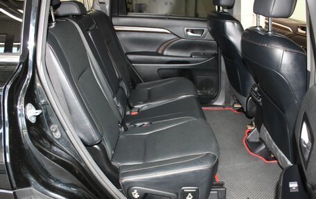 Toyota Highlander III, 2014 год, 2 987 000 рублей, 12 фотография