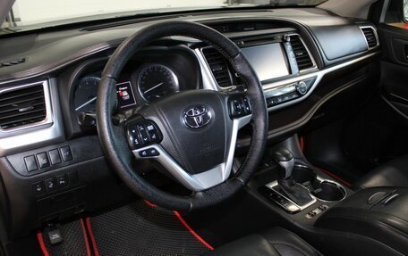 Toyota Highlander III, 2014 год, 2 987 000 рублей, 14 фотография