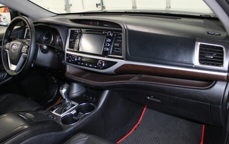 Toyota Highlander III, 2014 год, 2 987 000 рублей, 17 фотография