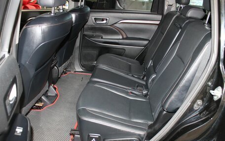 Toyota Highlander III, 2014 год, 2 987 000 рублей, 10 фотография