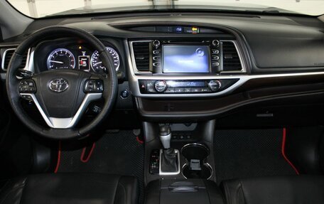 Toyota Highlander III, 2014 год, 2 987 000 рублей, 20 фотография