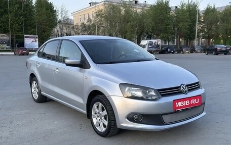 Volkswagen Polo VI (EU Market), 2011 год, 690 000 рублей, 2 фотография