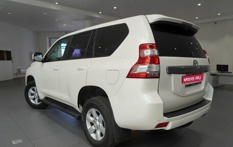 Toyota Land Cruiser Prado 150 рестайлинг 2, 2015 год, 3 490 000 рублей, 6 фотография