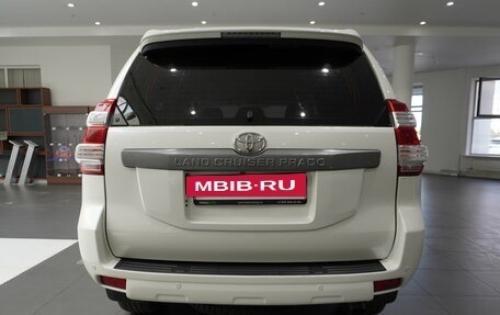 Toyota Land Cruiser Prado 150 рестайлинг 2, 2015 год, 3 490 000 рублей, 5 фотография