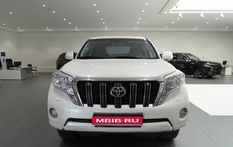 Toyota Land Cruiser Prado 150 рестайлинг 2, 2015 год, 3 490 000 рублей, 2 фотография