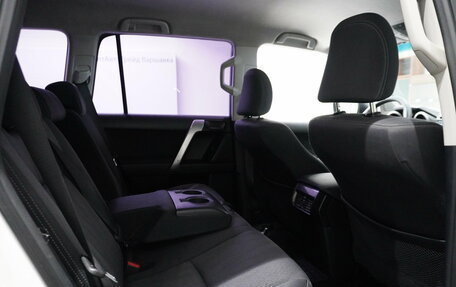 Toyota Land Cruiser Prado 150 рестайлинг 2, 2015 год, 3 490 000 рублей, 10 фотография