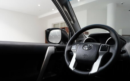 Toyota Land Cruiser Prado 150 рестайлинг 2, 2015 год, 3 490 000 рублей, 17 фотография