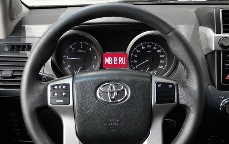 Toyota Land Cruiser Prado 150 рестайлинг 2, 2015 год, 3 490 000 рублей, 16 фотография