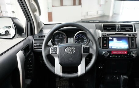 Toyota Land Cruiser Prado 150 рестайлинг 2, 2015 год, 3 490 000 рублей, 15 фотография