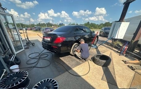 Mercedes-Benz E-Класс, 2016 год, 2 750 000 рублей, 1 фотография