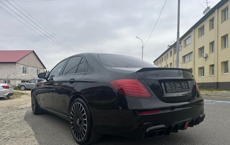 Mercedes-Benz E-Класс, 2016 год, 2 750 000 рублей, 15 фотография
