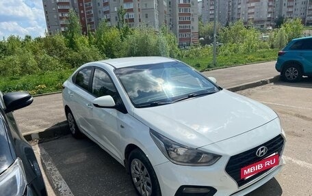 Hyundai Solaris II рестайлинг, 2017 год, 840 000 рублей, 5 фотография