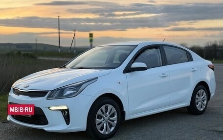 KIA Rio IV, 2018 год, 1 370 000 рублей, 6 фотография
