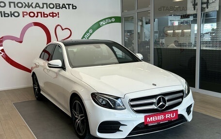 Mercedes-Benz E-Класс, 2019 год, 3 850 000 рублей, 3 фотография