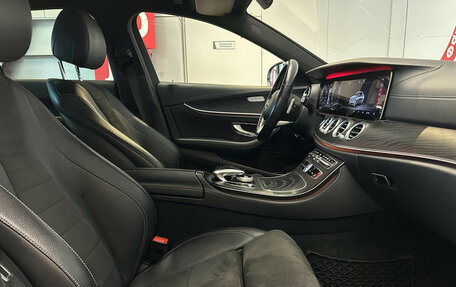 Mercedes-Benz E-Класс, 2019 год, 3 850 000 рублей, 7 фотография
