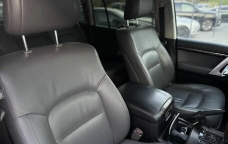 Toyota Land Cruiser 200, 2010 год, 3 350 000 рублей, 14 фотография