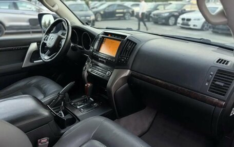 Toyota Land Cruiser 200, 2010 год, 3 350 000 рублей, 12 фотография
