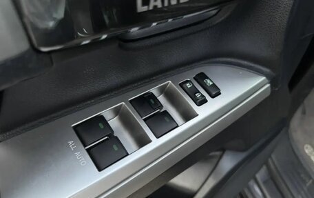 Toyota Land Cruiser 200, 2010 год, 3 350 000 рублей, 23 фотография