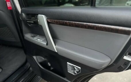 Toyota Land Cruiser 200, 2010 год, 3 350 000 рублей, 19 фотография