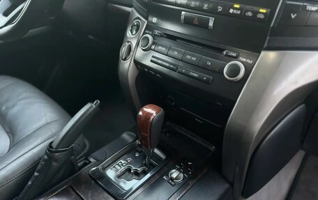 Toyota Land Cruiser 200, 2010 год, 3 350 000 рублей, 26 фотография
