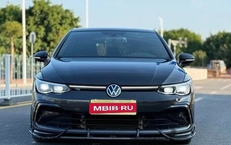 Volkswagen Golf VIII, 2023 год, 1 700 000 рублей, 2 фотография