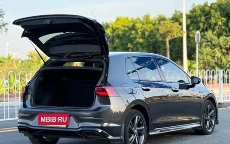 Volkswagen Golf VIII, 2023 год, 1 700 000 рублей, 6 фотография
