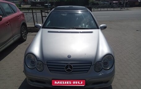 Mercedes-Benz C-Класс, 2003 год, 333 000 рублей, 3 фотография