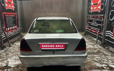 Mercedes-Benz C-Класс, 1998 год, 260 000 рублей, 6 фотография