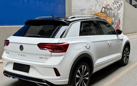 Volkswagen T-Roc I, 2022 год, 1 811 000 рублей, 5 фотография