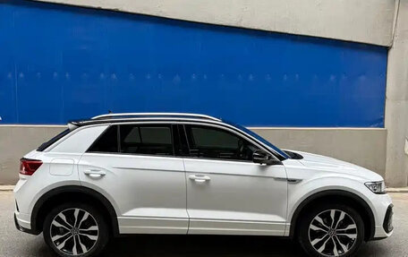 Volkswagen T-Roc I, 2022 год, 1 811 000 рублей, 4 фотография