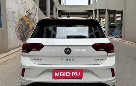 Volkswagen T-Roc I, 2022 год, 1 811 000 рублей, 6 фотография