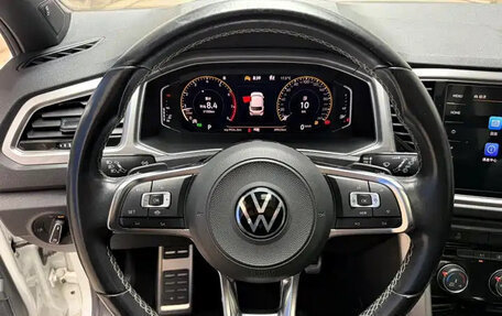 Volkswagen T-Roc I, 2022 год, 1 811 000 рублей, 11 фотография