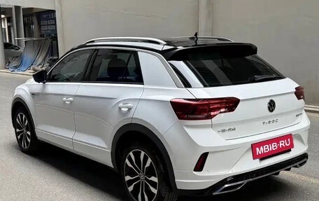 Volkswagen T-Roc I, 2022 год, 1 811 000 рублей, 7 фотография