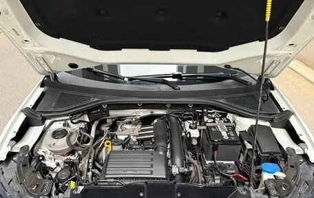 Volkswagen T-Roc I, 2022 год, 1 811 000 рублей, 19 фотография