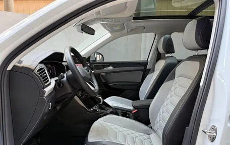Volkswagen Touran III, 2023 год, 2 379 000 рублей, 8 фотография