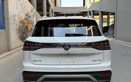Volkswagen Touran III, 2023 год, 2 379 000 рублей, 6 фотография
