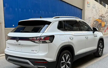 Volkswagen Touran III, 2023 год, 2 379 000 рублей, 5 фотография