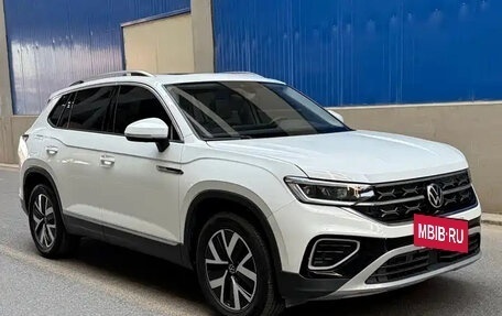 Volkswagen Touran III, 2023 год, 2 379 000 рублей, 3 фотография
