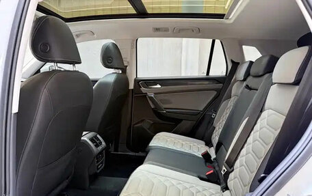 Volkswagen Touran III, 2023 год, 2 379 000 рублей, 24 фотография