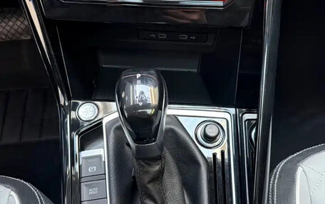 Volkswagen Touran III, 2023 год, 2 379 000 рублей, 14 фотография